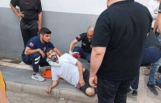 Kontrolden çıkan otomobil önce motosiklete çarptı...