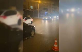 Konvoy oluşturarak trafikte tehlike saçan 74 araca...