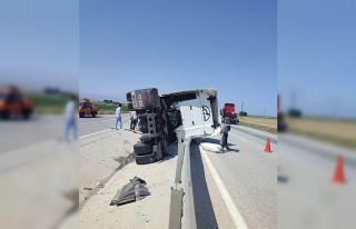 Konya’da çekici devrildi: 5 yaralı