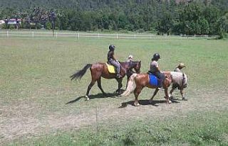 Köyceğizli öğrenciler at binmenin keyfini yaşadı