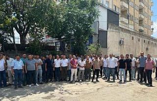 Kozluk Belediyesi çalışanları iş bırakma eyleminde