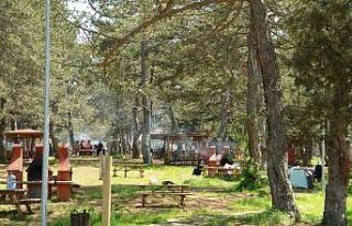 Küçükelmalı Tabaiat Parkı’na bayramda akın...