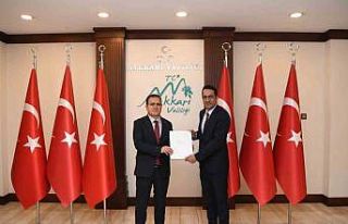 Kültür ve Turizm" isimli kitap Vali Akbıyık’a...