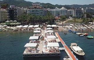 Kurban Bayramı öncesi Marmaris otellerinde yoğunluk...