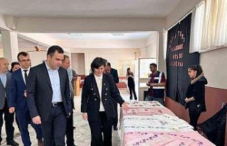 Kursiyerlerin el sanatları ürünleri beğeniye sunuldu