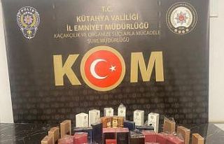Kütahya’da bir araçta 36 adet kaçak parfüm ele...