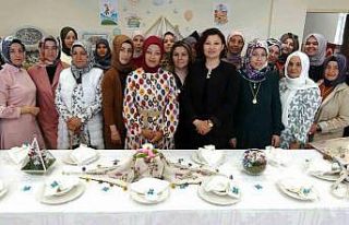 Kütahya’da iğne oyası kursiyerlerinin yıl sonu...