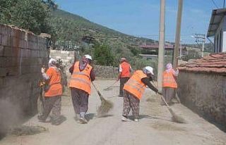 Kuyucak Belediyesi, ilçeyi bayrama hazırlıyor