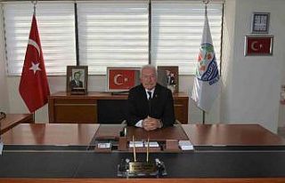 Lapseki Kiraz Festivali’nde Cengiz Kurtoğlu, sahne...