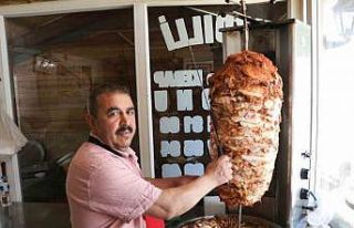 Lokantası yıkıldı, konteyner çarşıda dönerci...