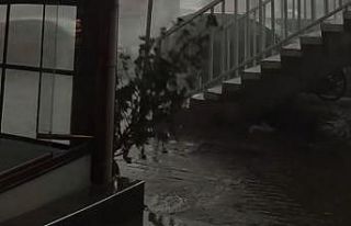 Lüleburgaz’da ağaçlar devrildi, yollar göle...