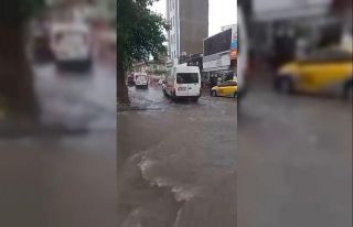Lüleburgaz’da sağanak yağış yolları göle...