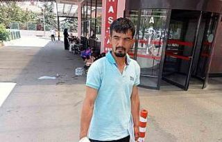 Makineye parmağını kaptıran acemi kasap hastanelik...