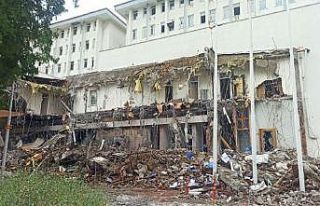 Malatya Adliye binasının yıkımına başlanıldı