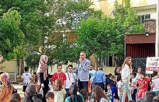 Malatya’da depremzede çocuklar ve ailelerine moral...