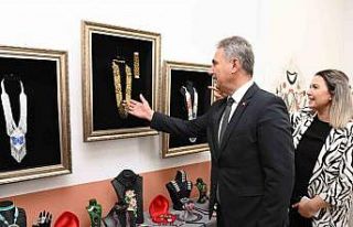 Mamak’ta yıl sonu sergilerine vatandaşlardan yoğun...