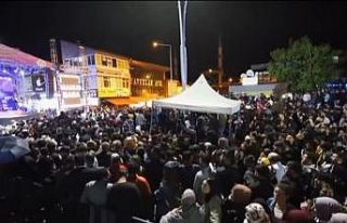 Manuş Baba sevenleriyle buluştu