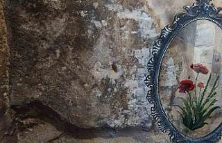 Mardinli ressam resimlerini tuval yerine cama işliyor