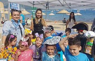 Marmaris’te plajlar temizlendi, mavi bayrak asıldı