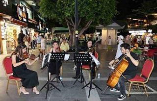 Marmaris’te sanat sokağa taştı