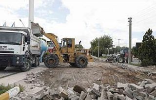 Mehmet Akif Ersoy Mahallesinde sıcak asfalt çalışması...