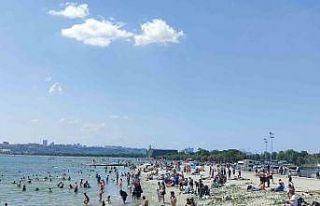 Menekşe Plajı’nda bayram yoğunluğu