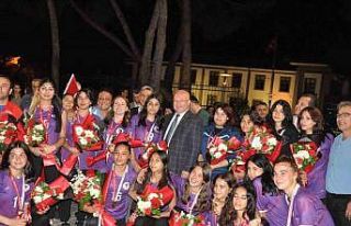 Menteşe Spor Lisesi Kız Hokey takımı Türkiye...