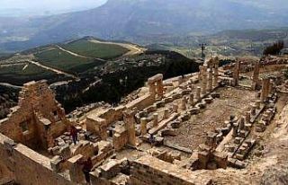 Mersin Alahan Manastırı ziyaretçilerini ağırlamaya...