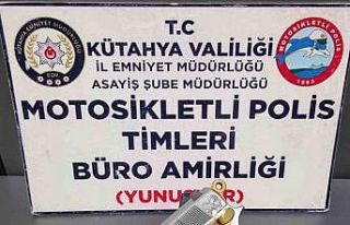 Mesken bulundurma ruhsatlı tabancasını taşırken...