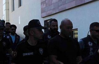Midelerinde uyuşturucu ticareti yapan şahıslar...