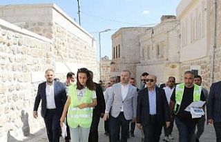 Midyat’ta sokak ve çarşılarda yenileme çalışmaları...