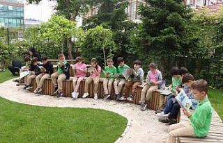 Millet kütüphanesi öğrencilerin uğrak mekanı...