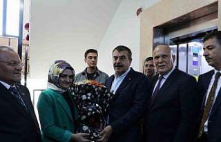 Milli Eğitim Bakanı Tekin, Bayburt Belediyesini...
