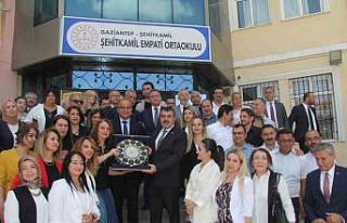 Milli Eğitim Bakanı Tekin, Gaziantep’te öğrencilerle...