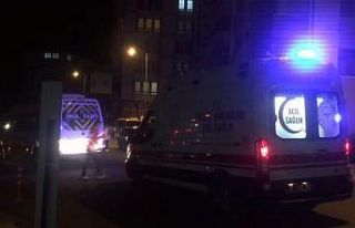 Minibüs ile motosiklet çarpıştı: 1 yaralı