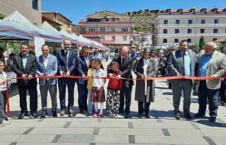 Minik ellerin elinde hayat bulan özgün tasarımlar...