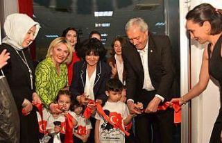 Minik öğrencilerin yılsonu sergisi büyük beğeni...