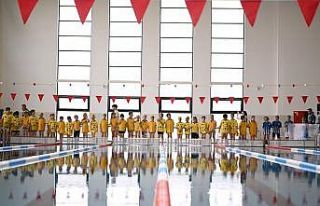 Minikler Kartepe’de kulaç attı