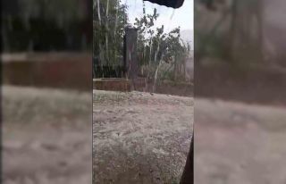 Misket büyüklüğünde dolu yağdı