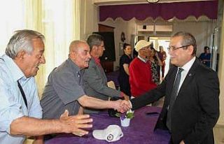 Muğla protokolü huzurevi vatandaşlarının bayramını...