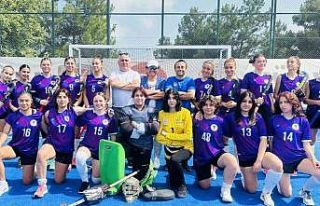 Muğlalı kız hokeyciler finalde yarışacak