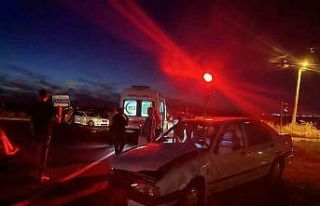 Muratlı çevreyolu kavşağında kaza: 2 yaralı