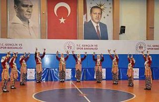 Nevşehir’de yapılan halk oyunları turnuvası...