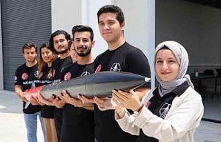 Öğrenciler 3 kilometre irtifaya çıkabilen roket...