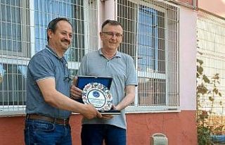 Öğrenciler mezun öğretmenler emekli oldu