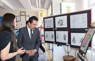 Öğrenciler yıl sonu sergisi açtı