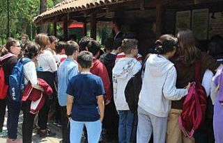 Öğrencilerden 8 asırlık gezi