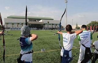 Okçuluk turnuvasında dereceye girenlere ödül