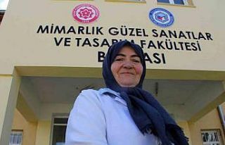 Okumanın yaşı yok dedi, 65 yaşında üniversiteli...