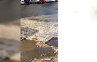 On dakikalık yağış Kırşehir’de rögarları...